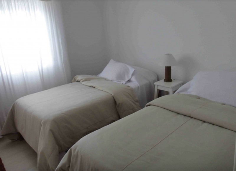 Casa en alquiler de la ruta al mar a una cuadra de Montoya